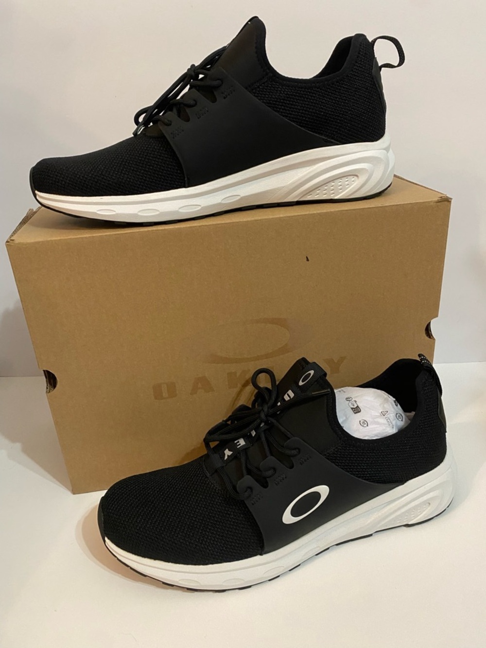 OAKLEY Dry OS Running/Casual tennis shoe Sneakers ~ Men's 12